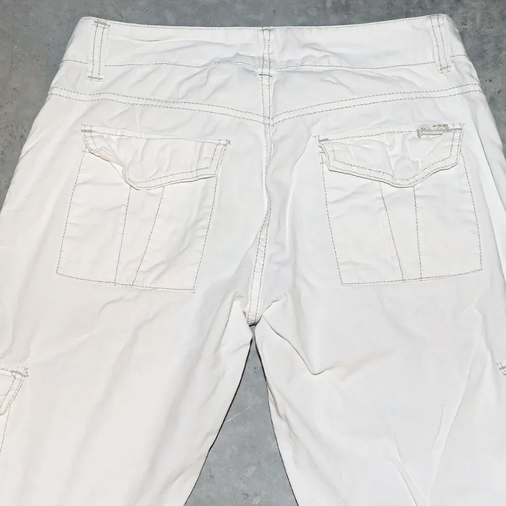 UNIONBAY Women's White Cargo Bermudas - Picture 4 of 4